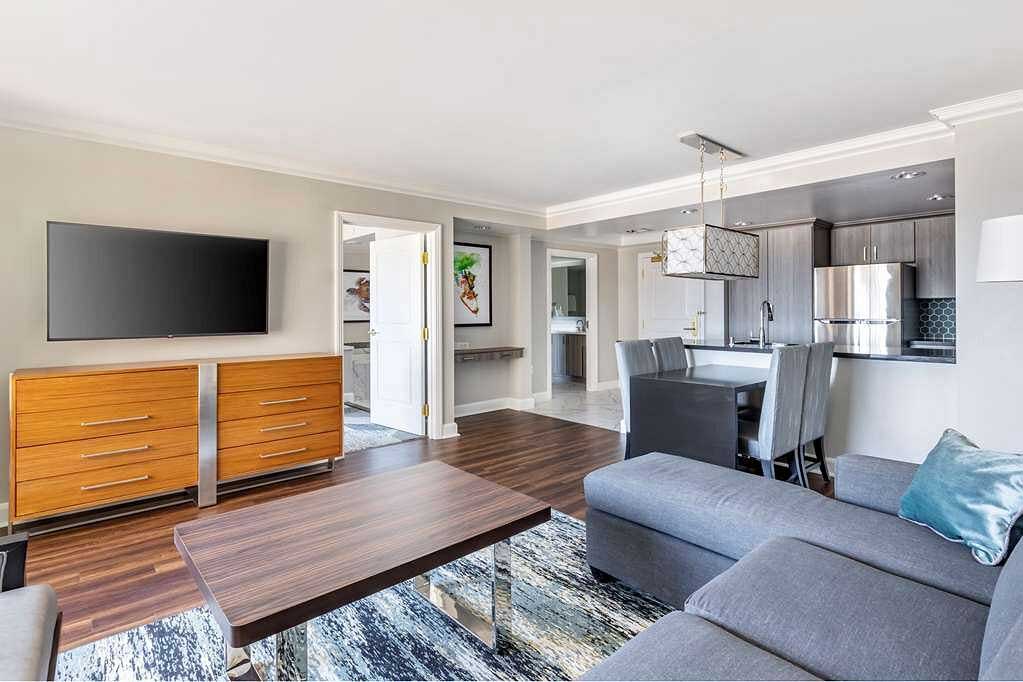 Read more about the article Top Las Vegas Hotels with Kitchen in 2024 | Best Hotels with Kitchenettes in Las Vegas for 2024